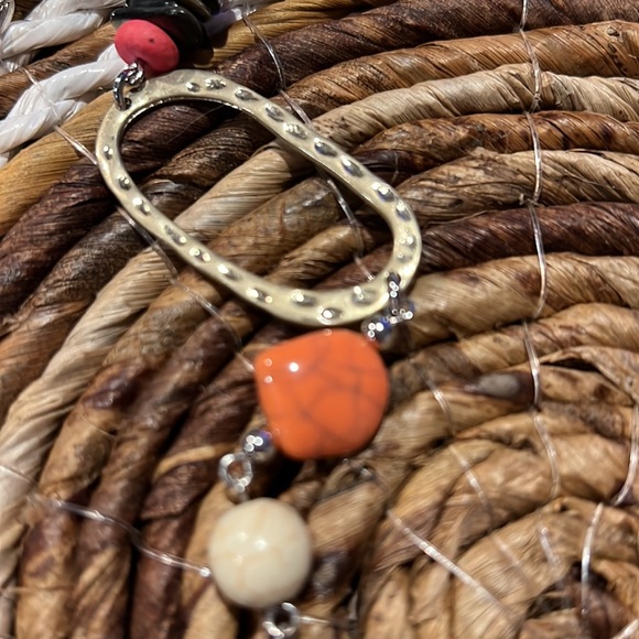 3/$18 Necklace with Silver, Oranges, Tan, Brown Colors - Lot 676 - Picture 7 of 10